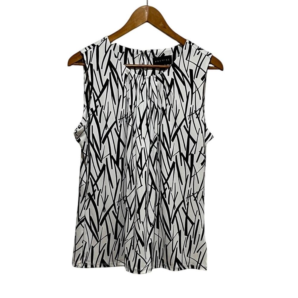 NWOT Premise Sleeveless Blouse‎ Size M Black and White Print